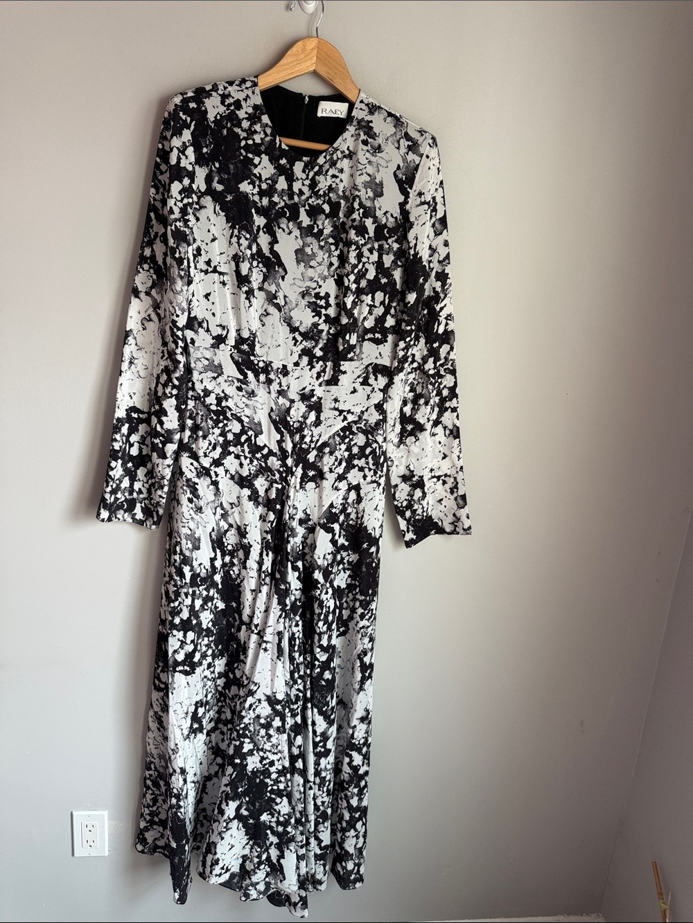 Raey Long Sleeve Printed Silk Maxi Dress 8 - Picture 2 of 8